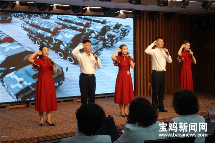 易筋经，第三势的掌托天门，拉筋方法，中医经络拍打法，健身气功